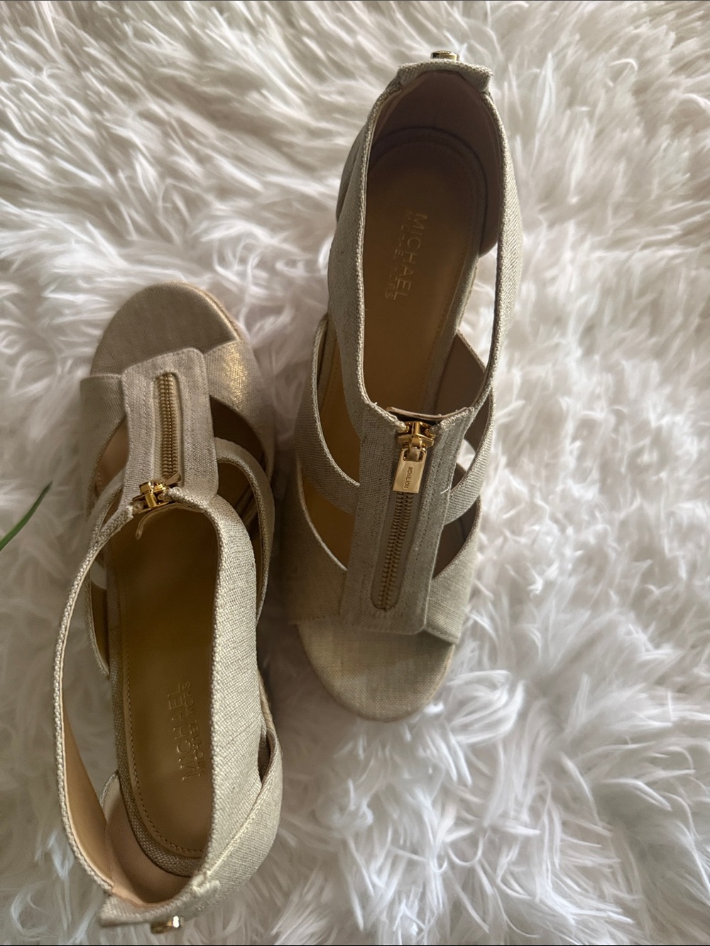 Michael Kors Metallic Linen
Damita Wedge - Picture 5 of 7